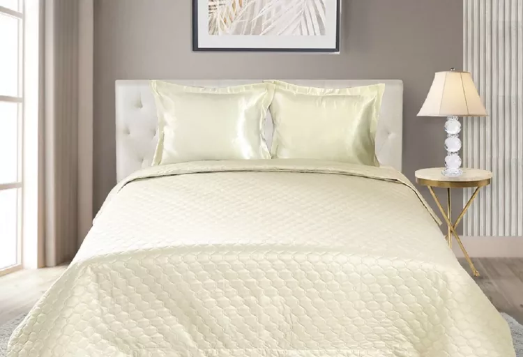 Покрывало софт 02 шампань