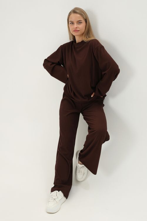 Костюм женский с брюками 675219