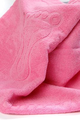 Полотенце махровое - Ножки, цвет ярко-розовый