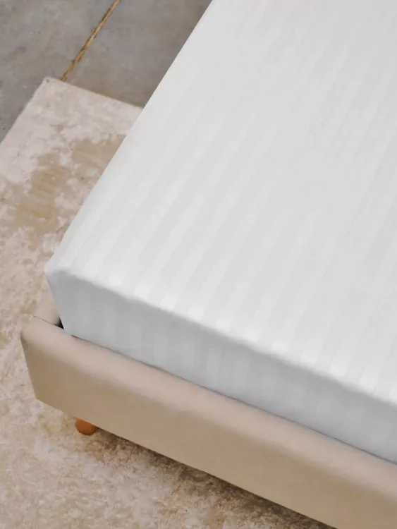 Простыня из сатина страйп на резинке - Белый