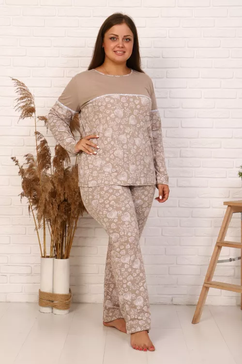 Костюм 19512 бежевый последний размер
