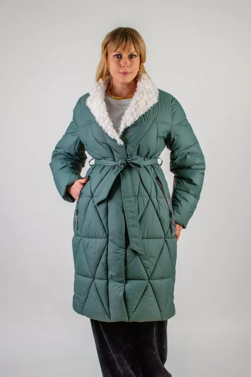 Стеганое пальто с меховой отделкой арт. 2818