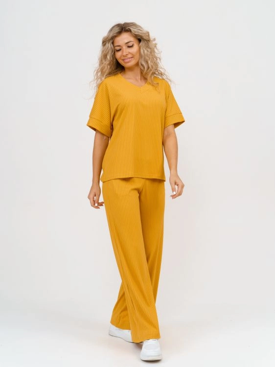 Костюм Лада горчичный последний размер