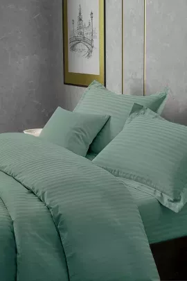 Постельное белье сатин страйп с простыней на резинке в подарочной упаковке - Аквамарин